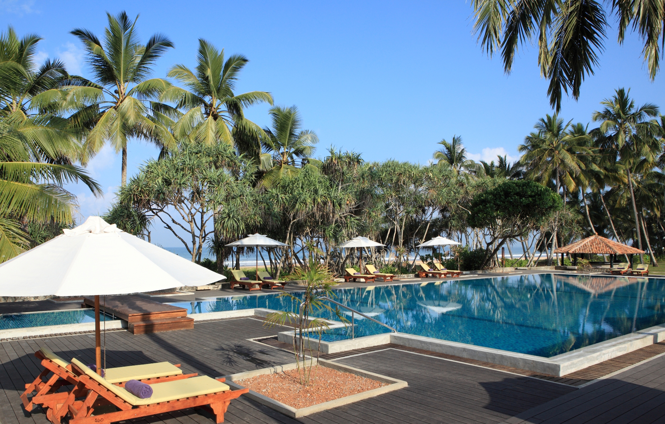 AVANI_Bentota_view_of_pool_area
