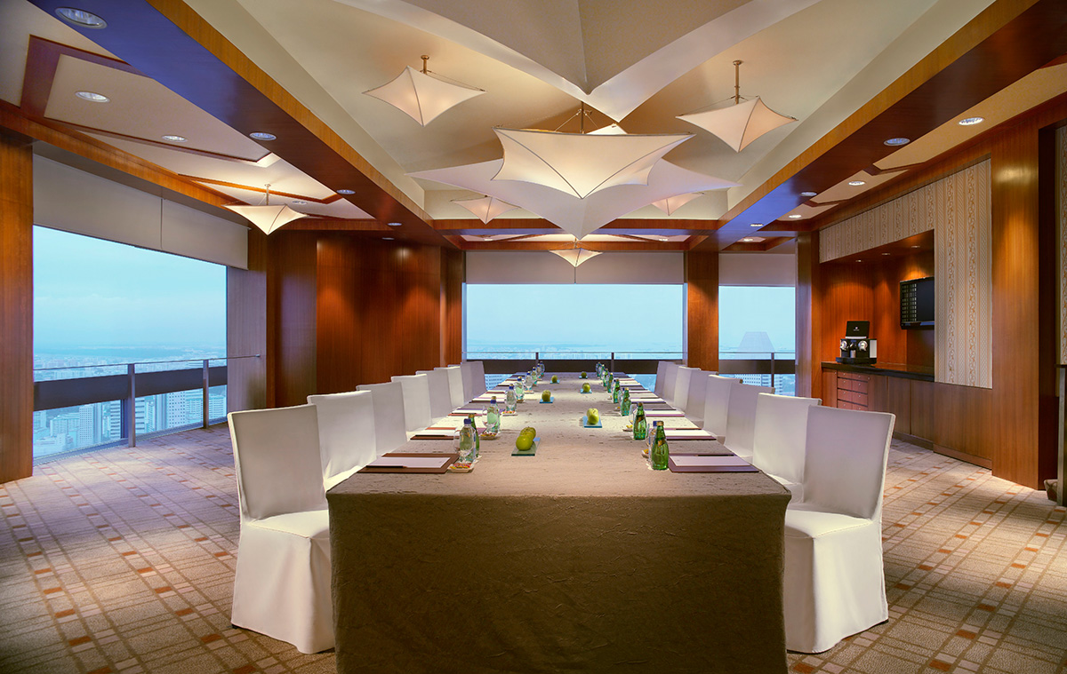 Equinox-Private-Dining-Room—Meeting-Set-up