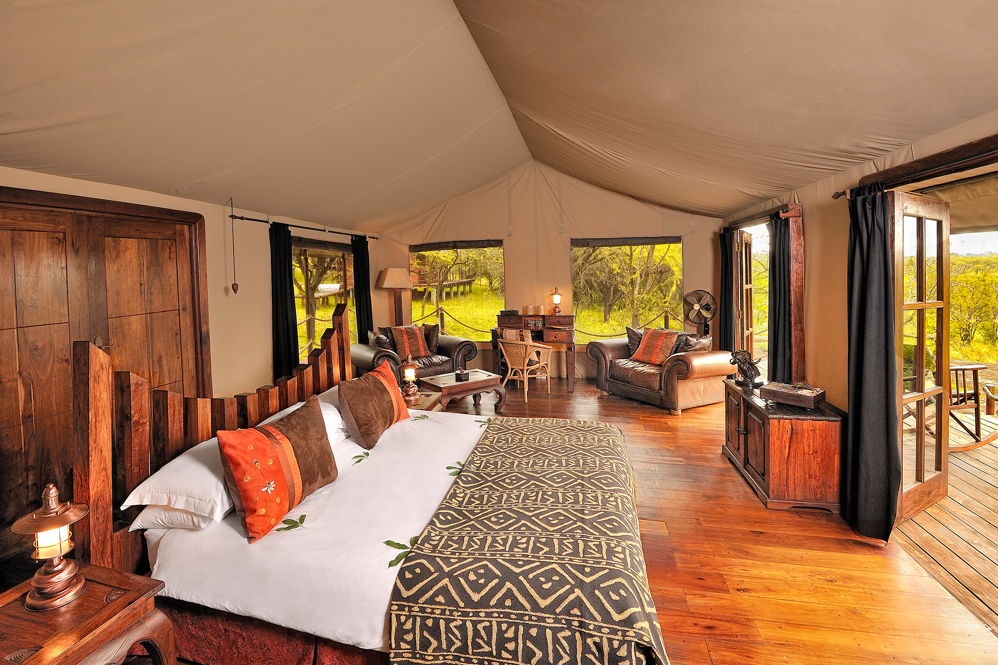 Serengeti-Migration-Camp_bedroom-interior
