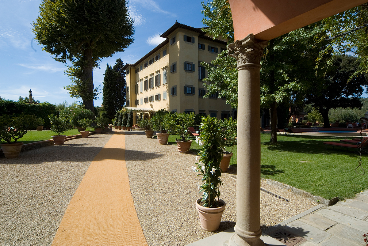 Parkatmosphäre vor der Villa Nobile