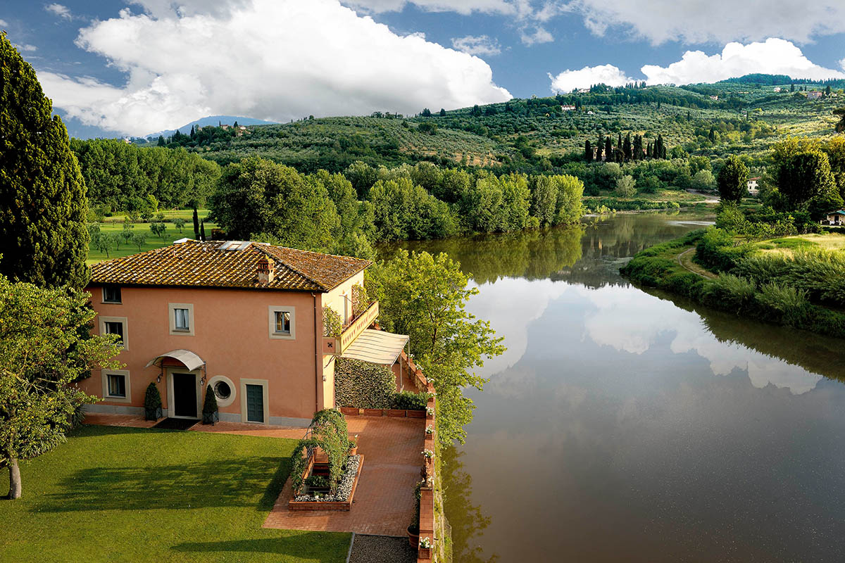 The Villino and the Arno river