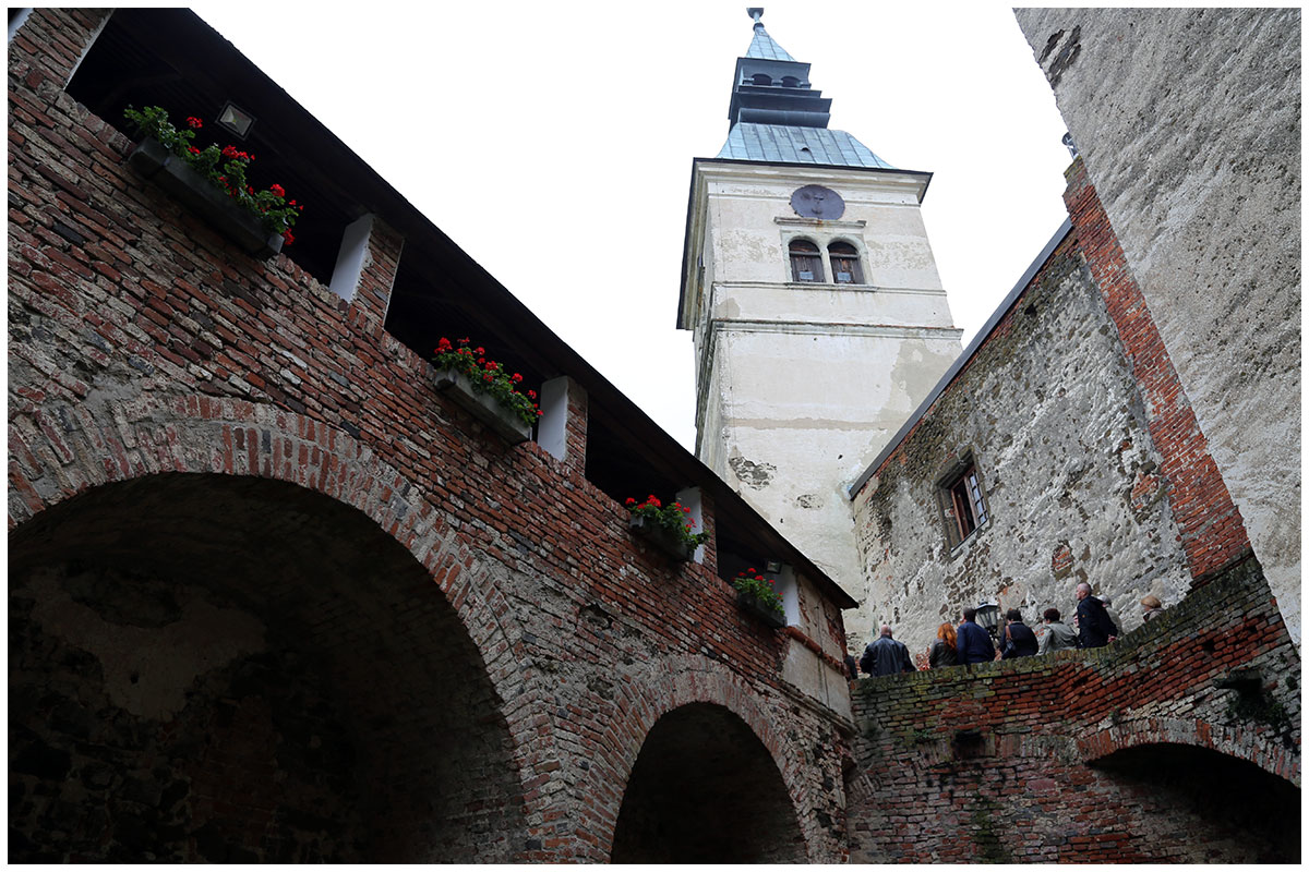 Burg-Guessing_4