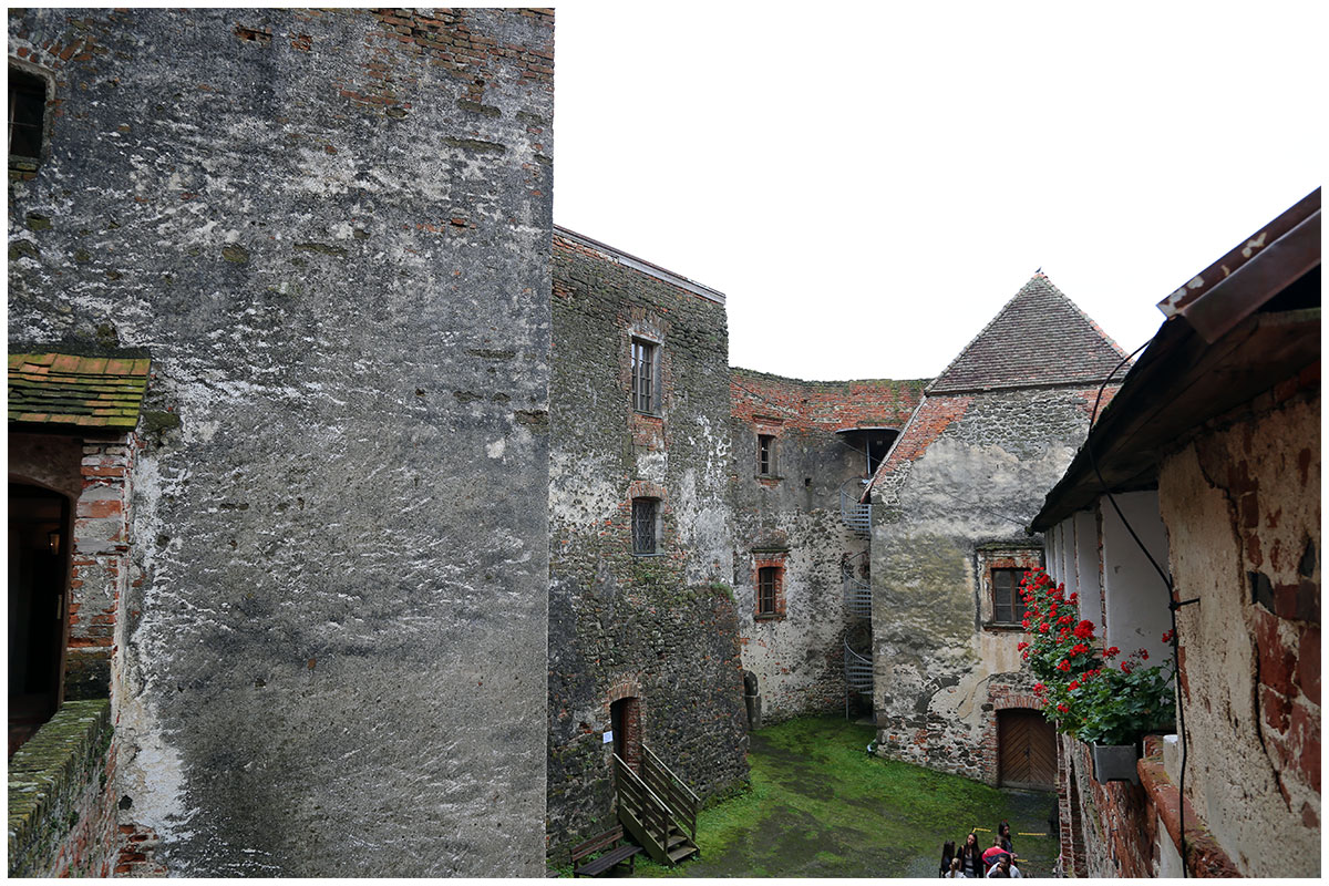 Burg-Guessing_6