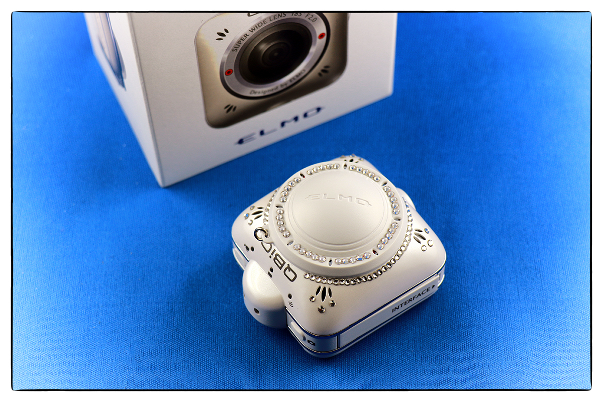 Action Camera ELMO QBiC mit Swarovski-Dekor