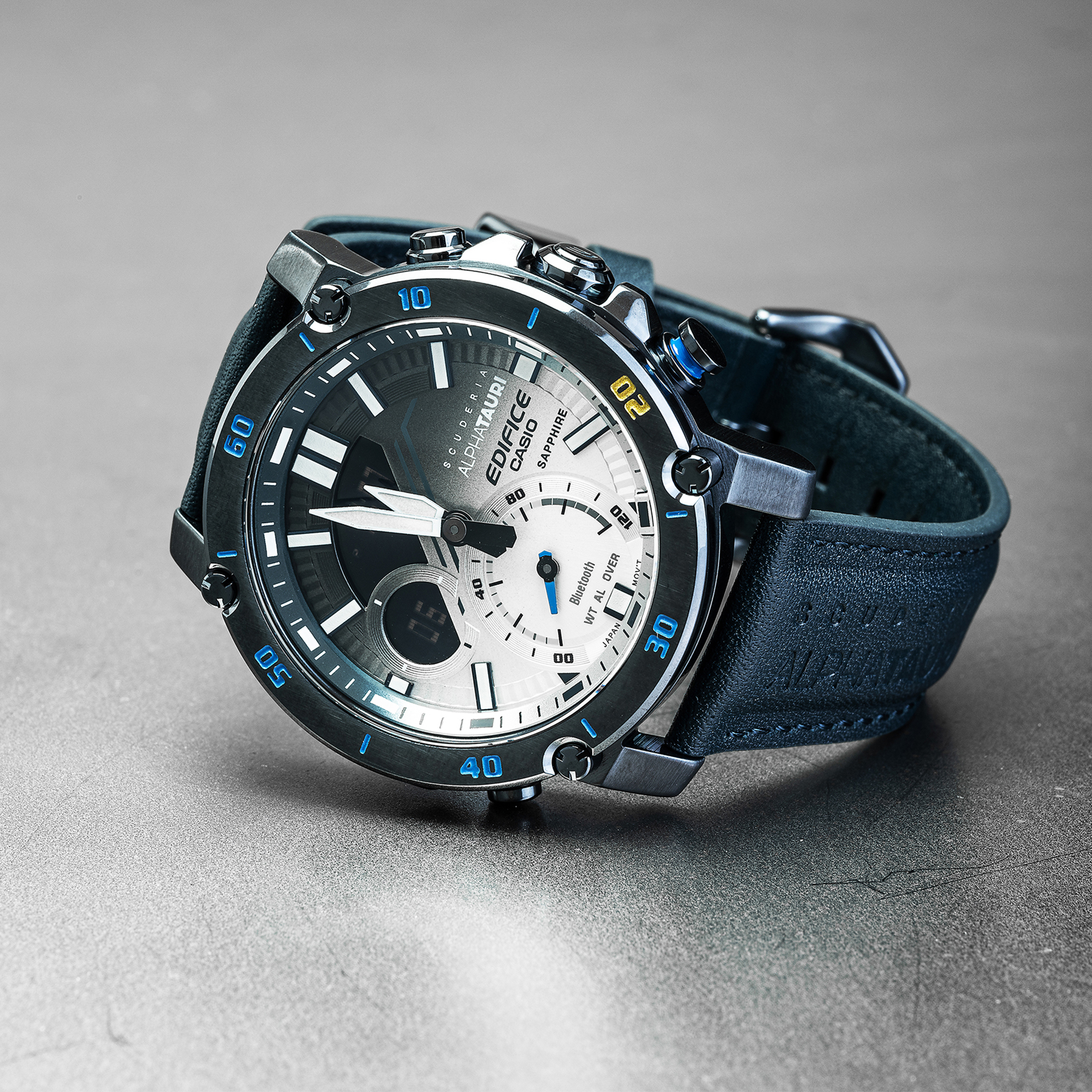 01_CASIO-EDIFICE_ECB-20